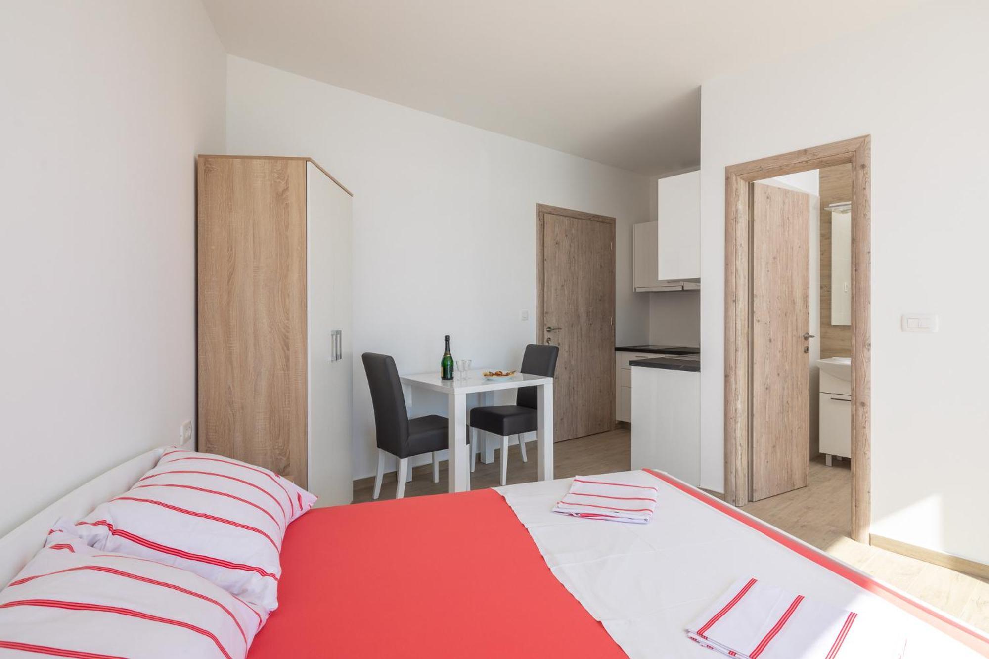 Apartament Absolute Beach Holidays Dugi Rat Zewnętrze zdjęcie