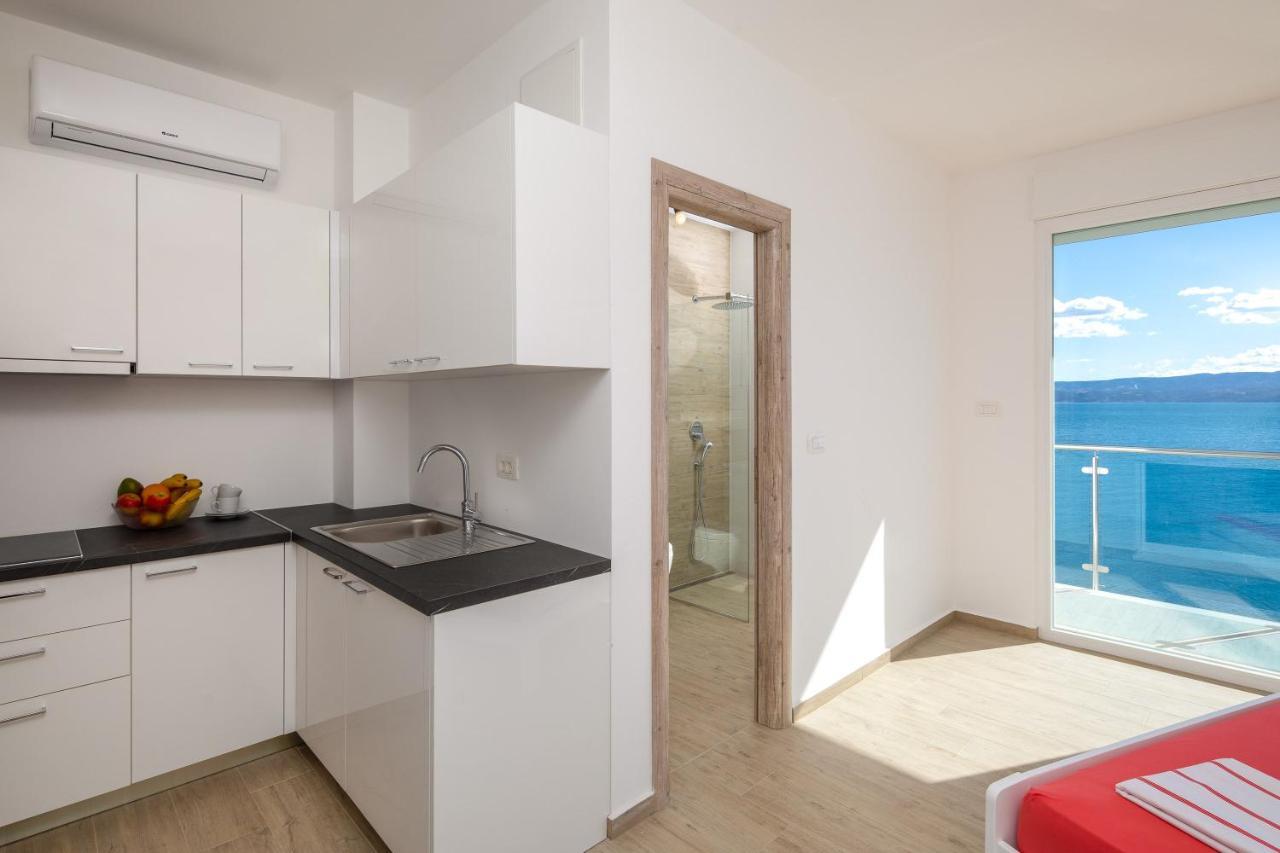 Apartament Absolute Beach Holidays Dugi Rat Zewnętrze zdjęcie