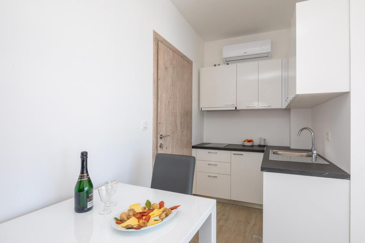 Apartament Absolute Beach Holidays Dugi Rat Zewnętrze zdjęcie