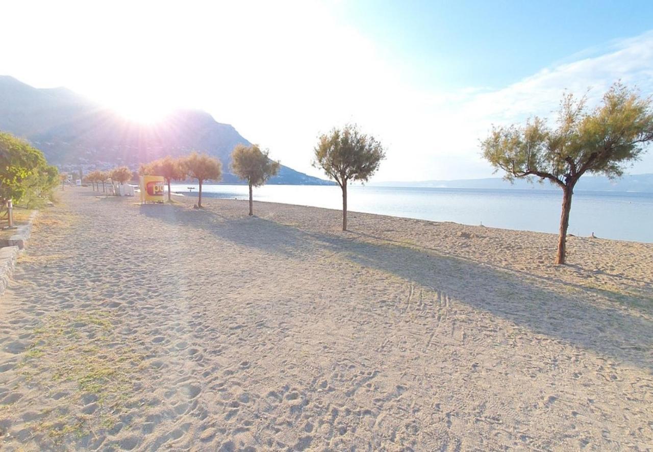 Apartament Absolute Beach Holidays Dugi Rat Zewnętrze zdjęcie
